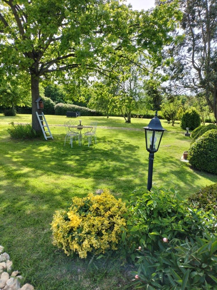 Le Clos Lauradiere Cormeilles  Экстерьер фото